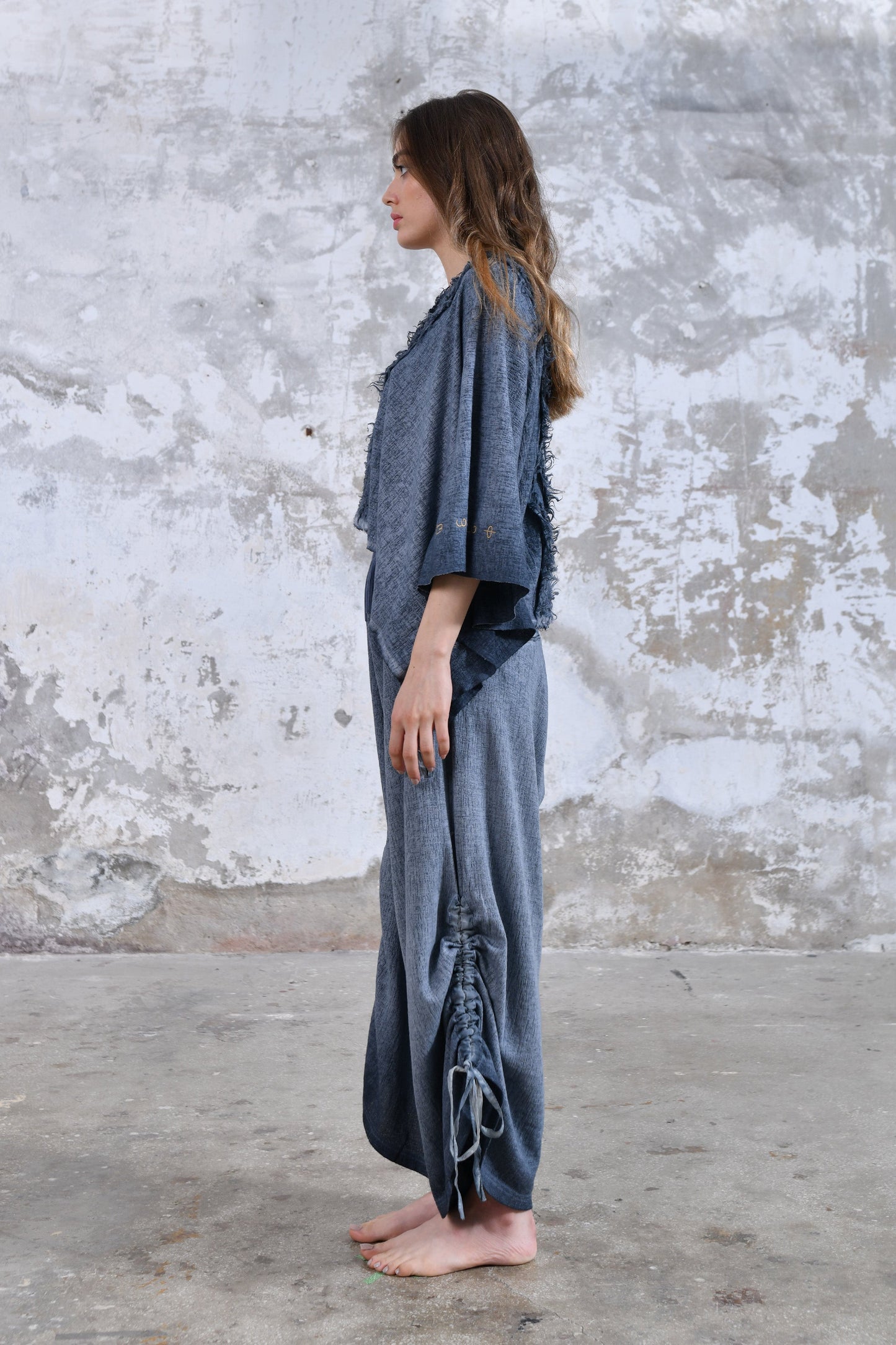 Blue organic cotton gypsy top for women Boho style blue cotton top Handmade blue organic cotton blouse Flowy bohemian blue cotton shirt Sustainable fashion blue cotton top Eco-friendly blue cotton gypsy blouse Soft and comfortable blue cotton top Breathable organic cotton blue shirt Ethically made blue cotton gypsy blouse Versatile blue boho cotton top.