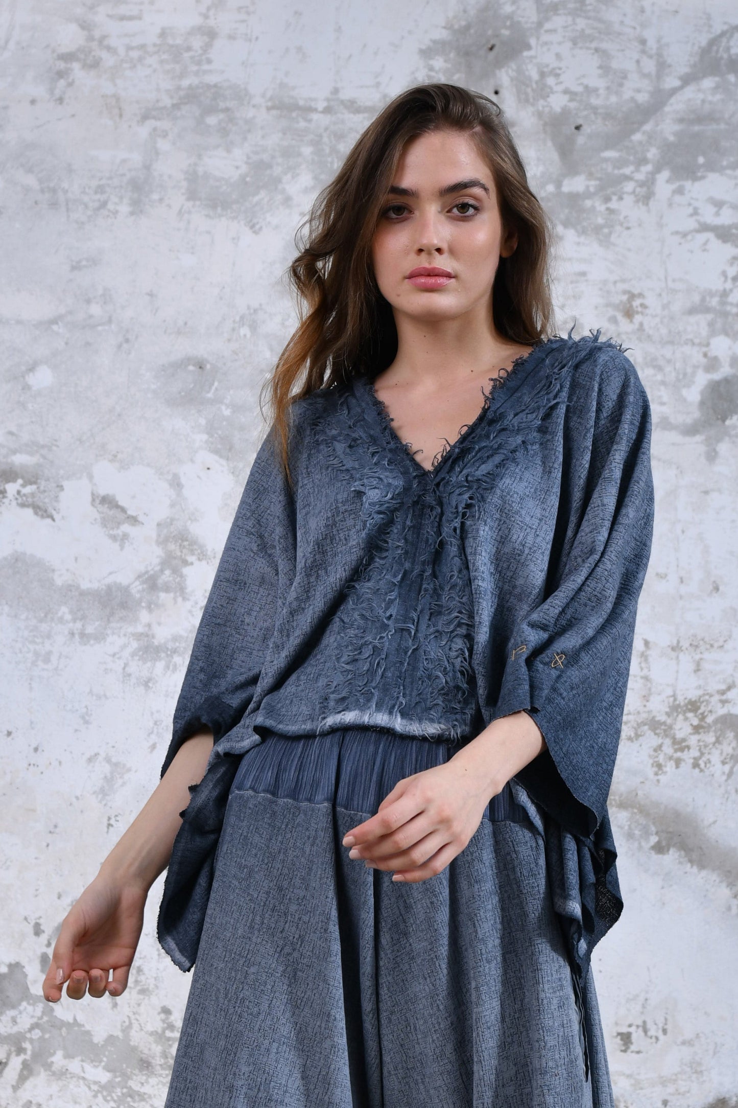 Blue organic cotton gypsy top for women Boho style blue cotton top Handmade blue organic cotton blouse Flowy bohemian blue cotton shirt Sustainable fashion blue cotton top Eco-friendly blue cotton gypsy blouse Soft and comfortable blue cotton top Breathable organic cotton blue shirt Ethically made blue cotton gypsy blouse Versatile blue boho cotton top.